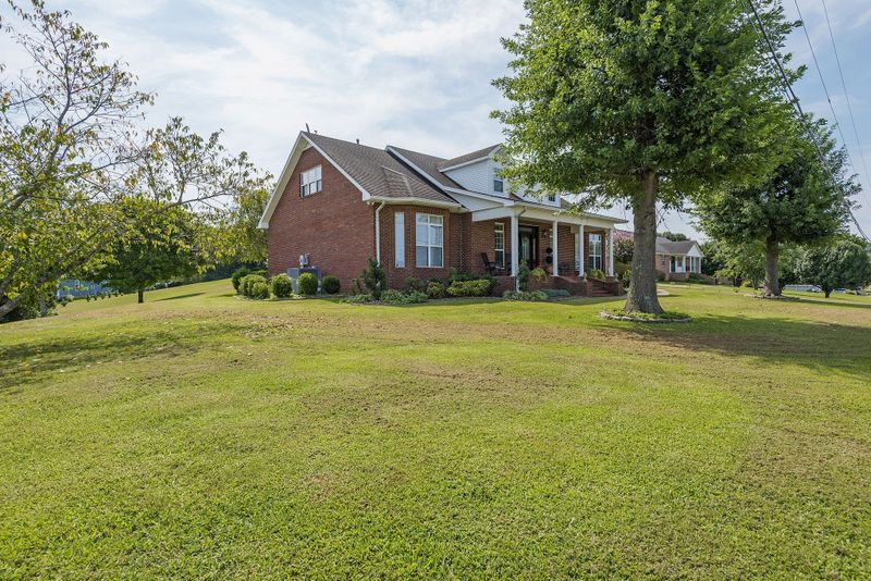 8 Fox Run Ln, Carthage, TN 37030