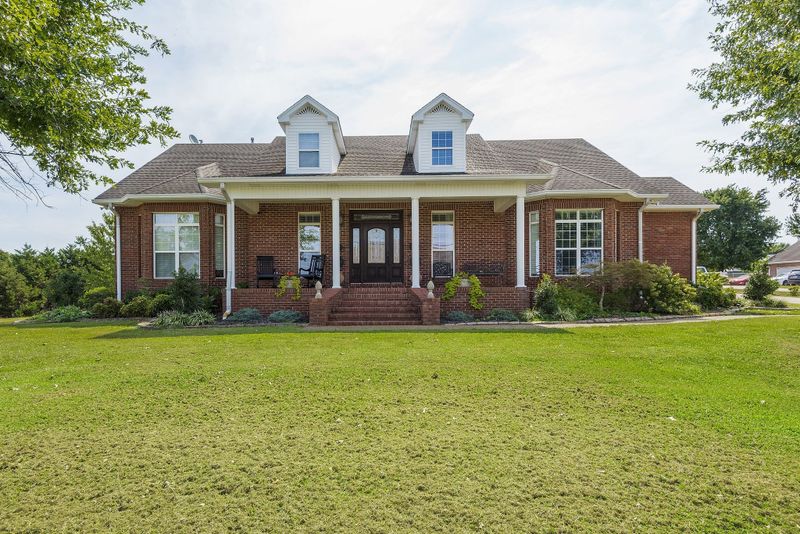 8 Fox Run Ln, Carthage, TN 37030