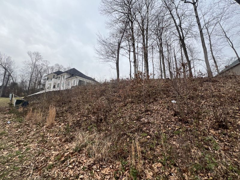 1105 Oak Chase Blvd, Lenoir City, TN 37772
