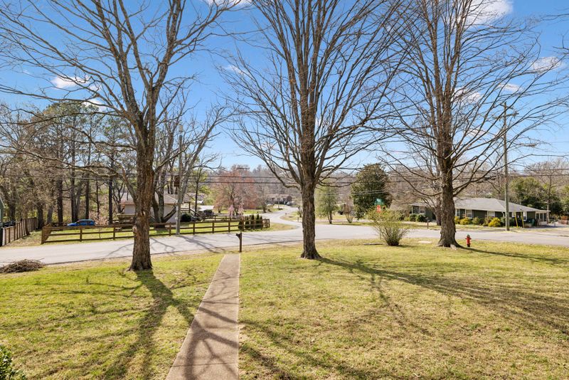 2401 Mcginnis Dr, Nashville, TN 37216