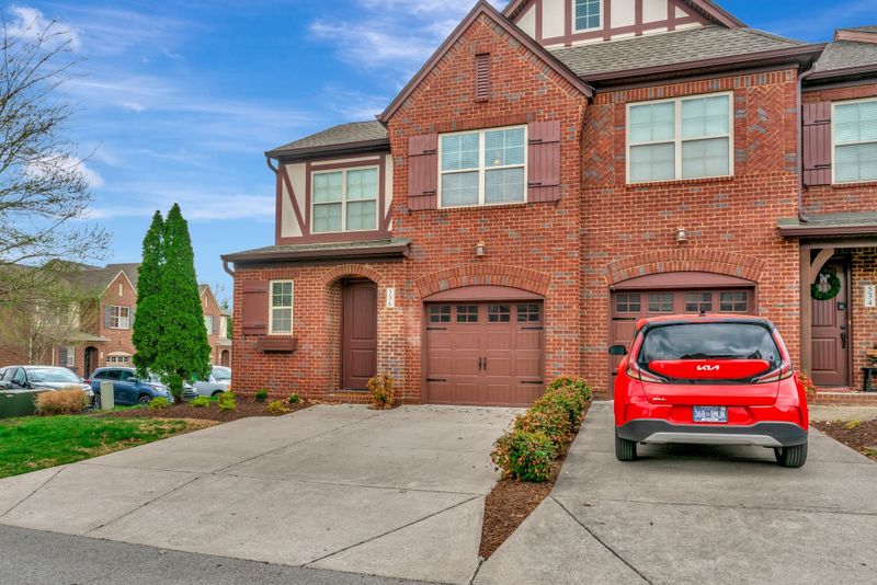 536 Millwood Ln, Mount Juliet, TN 37122