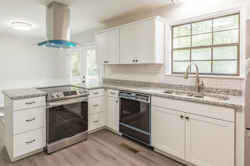 4751 Tammy Dr NE, Dalton, GA 30721