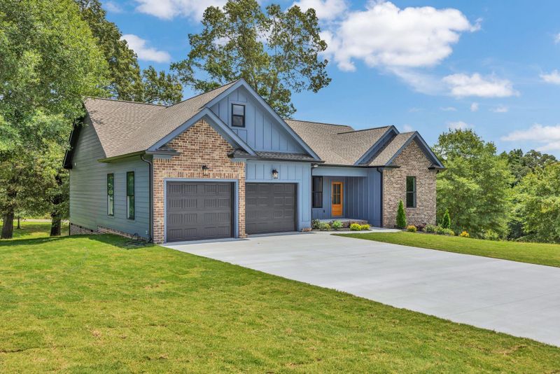 32 Seven Pines Ln, Chickamauga, GA 30707