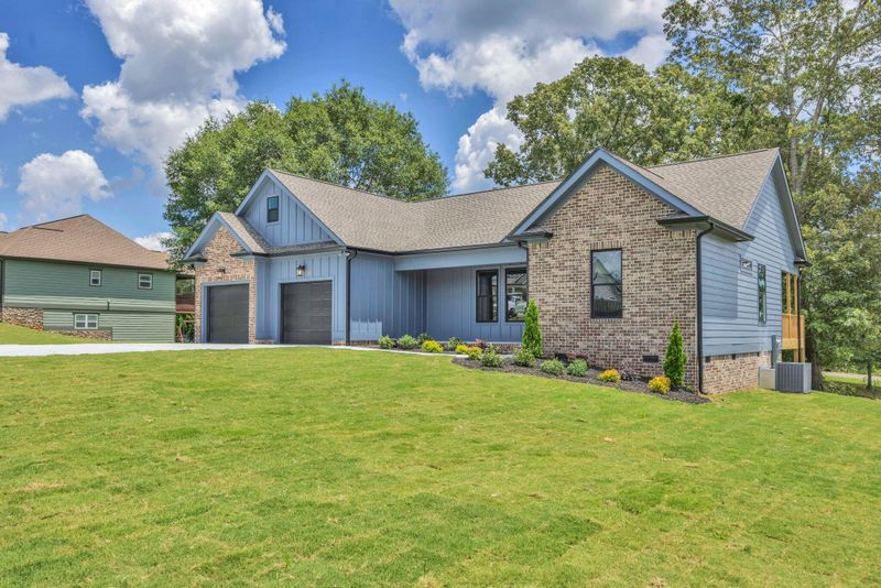 32 Seven Pines Ln, Chickamauga, GA 30707
