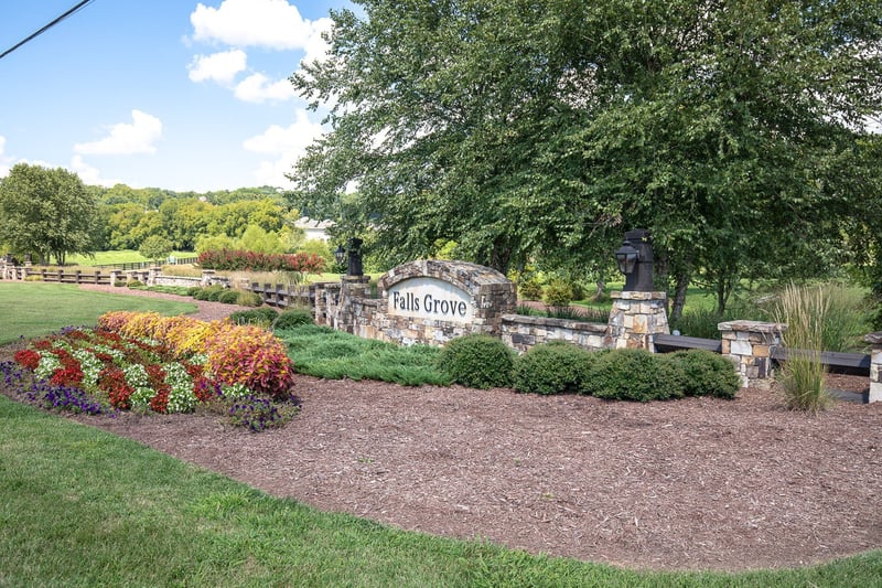 7093 Sky Meadow Dr, College Grove, TN 37046