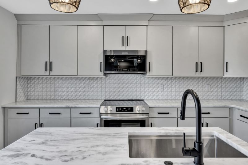 1815 Martin St #B, Nashville, TN 37203
