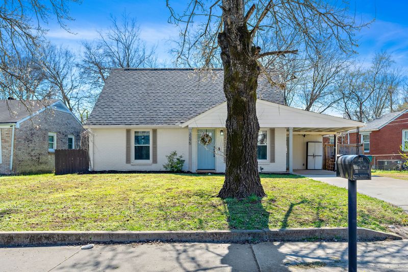 3295 Hinkle Dr, Nashville, TN 37218