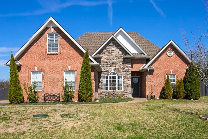 110 Edgewater Fls, Murfreesboro, TN 37129