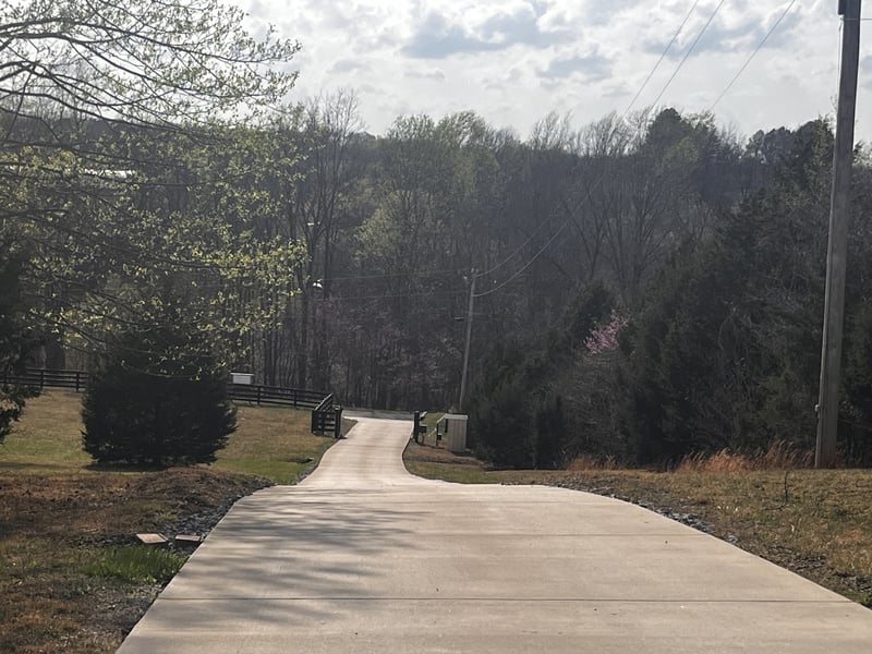 6702 Greenbrier Cemetery Rd, Greenbrier, TN 37073