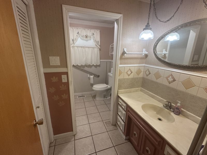 6114 N New Hope Rd, Hermitage, TN 37076