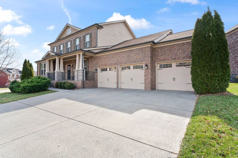 416 Valley Spring Dr, Mount Juliet, TN 37122
