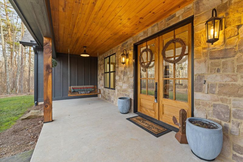 750 Lake Loop Rd, Menlo, GA 30731