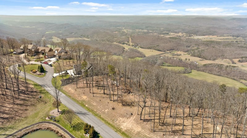 83 Brow Wood Ln, Lookout Mountain, GA 30750