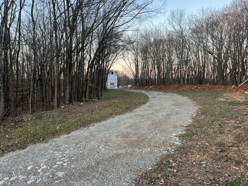 2783 Haywood Hollow Rd, Columbia, TN 38401