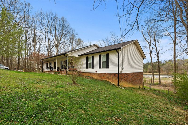 186 Joann Dr SE, Calhoun, GA 30701