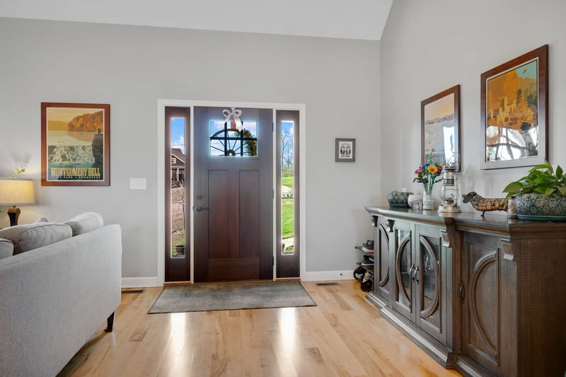 9 Luther Ln, Burns, TN 37029