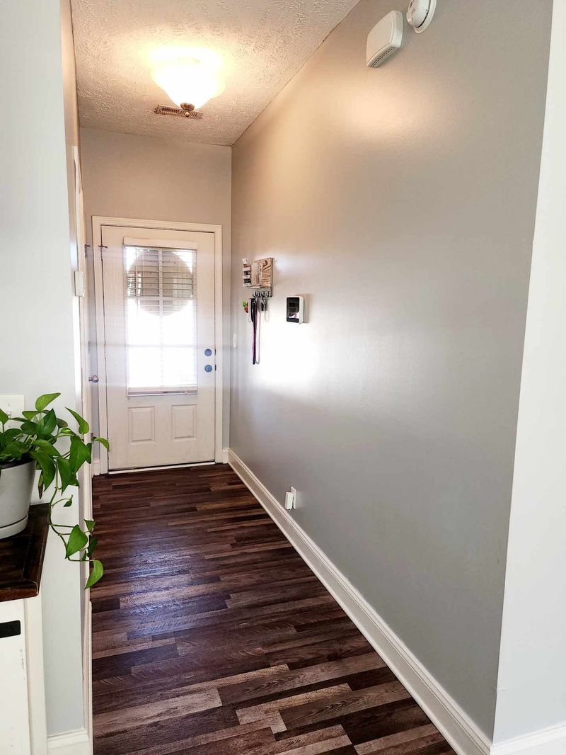 1810 Warmingfield Dr, Murfreesboro, TN 37127