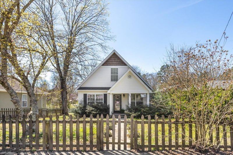 802 Gordon St, Chickamauga, GA 30707