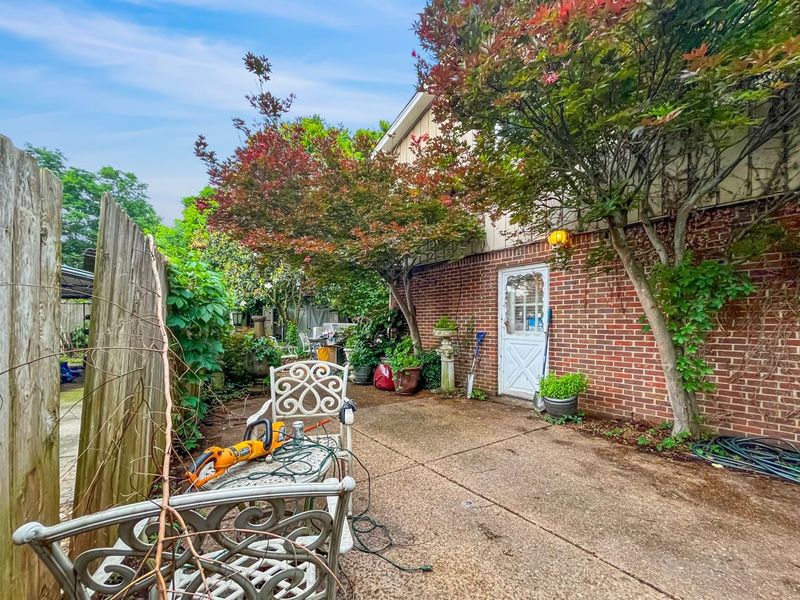 6543 Upton Ln, Nashville, TN 37209