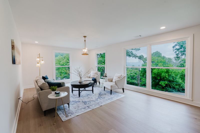 102 Foxwood Ln, Franklin, TN 37069