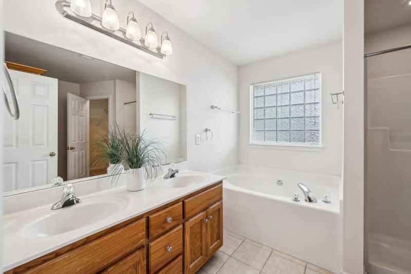 1130 Poplar Hollow Rd, La Vergne, TN 37086