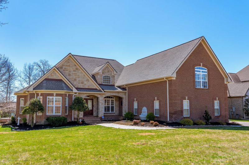 823 Harrisburg Ln, Mount Juliet, TN 37122