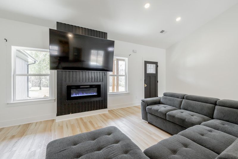 300 Cloud Rd, Trenton, GA 30752