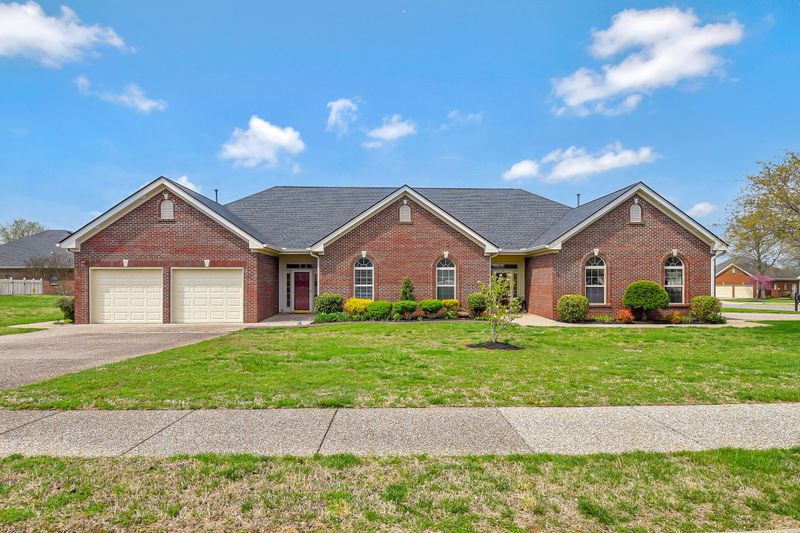 320 Summerplace Cir, Lebanon, TN 37087
