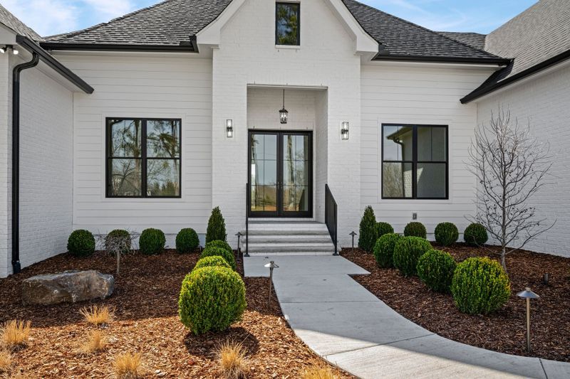 451 Old Pond Ln, Dickson, TN 37055