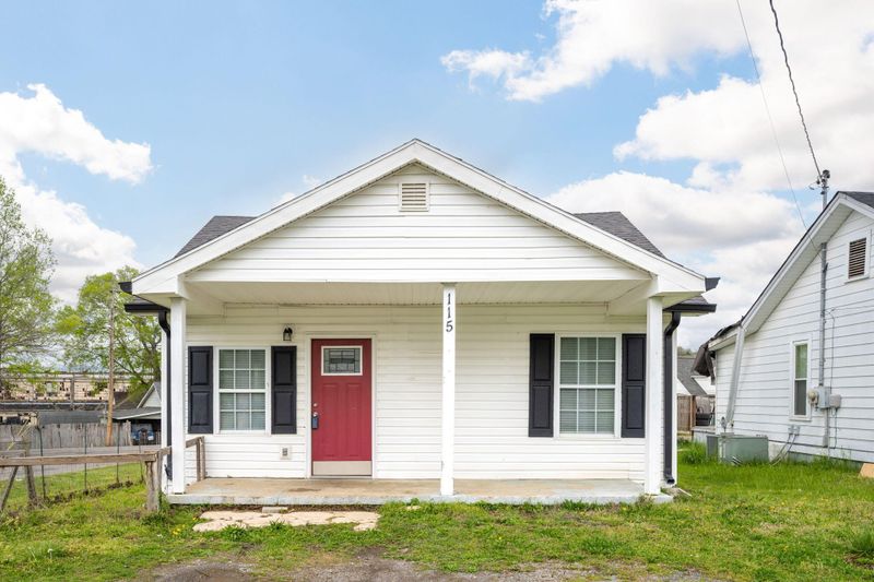 115 W Oak St, Rossville, GA 30741