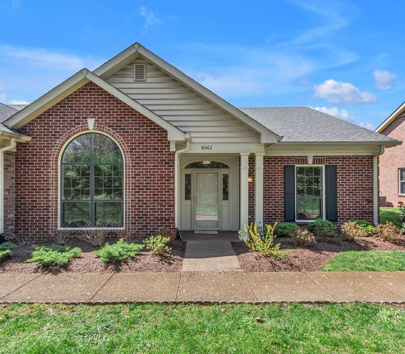 8062 Sunrise Cir, Franklin, TN 37067