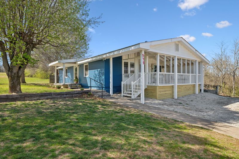 979 Carters Creek Pike, Columbia, TN 38401