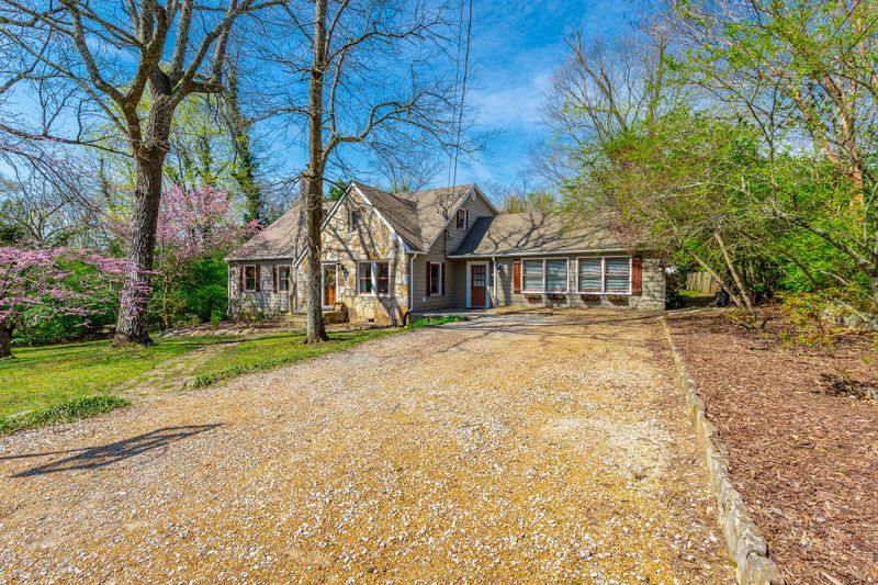 1304 Aladdin Rd, Lookout Mountain, GA 30750