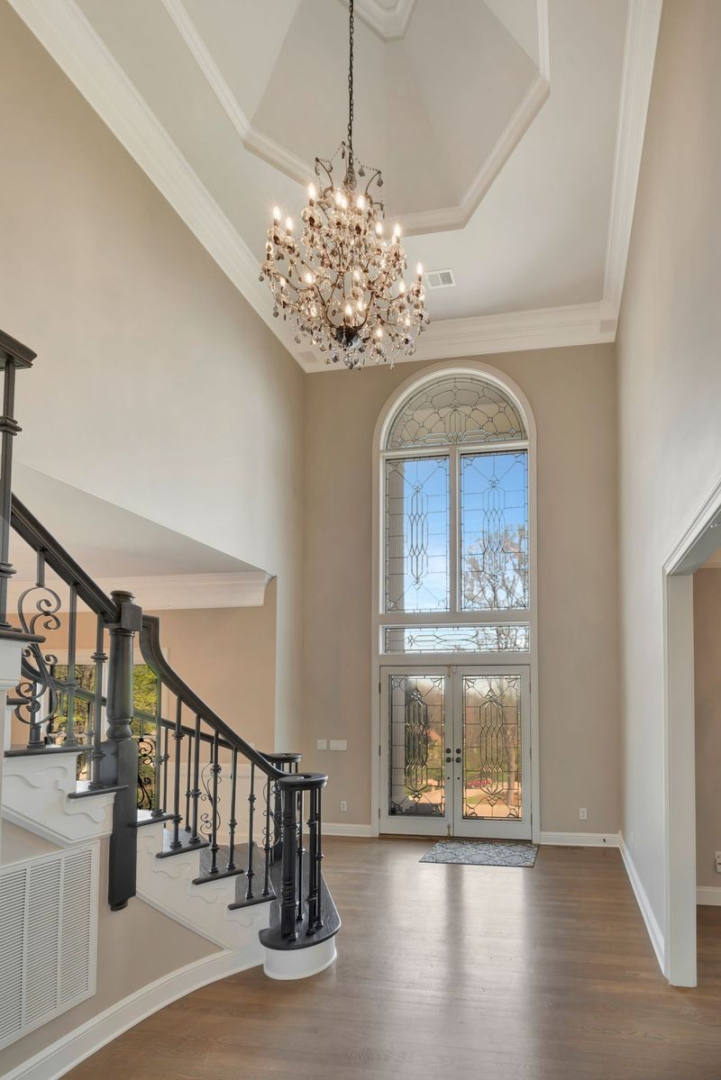 817 Shadowstone Pl, Nashville, TN 37220