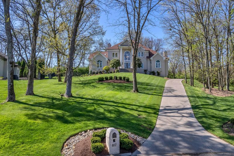 817 Shadowstone Pl, Nashville, TN 37220