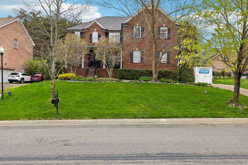 5521 Traceside Dr, Nashville, TN 37221