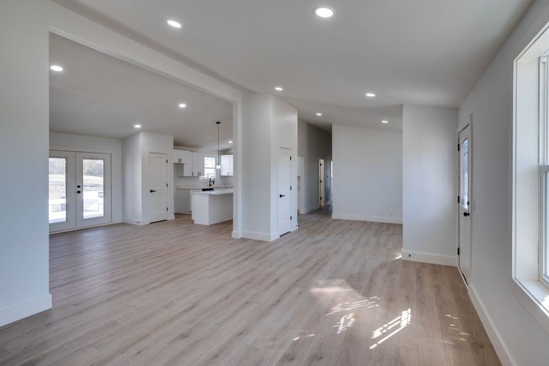 2412 Kimberly Dr, Nashville, TN 37214