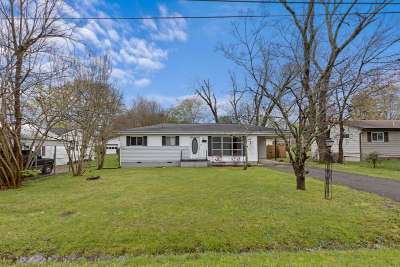 1320 W Sherry Dr, Rossville, GA 30741