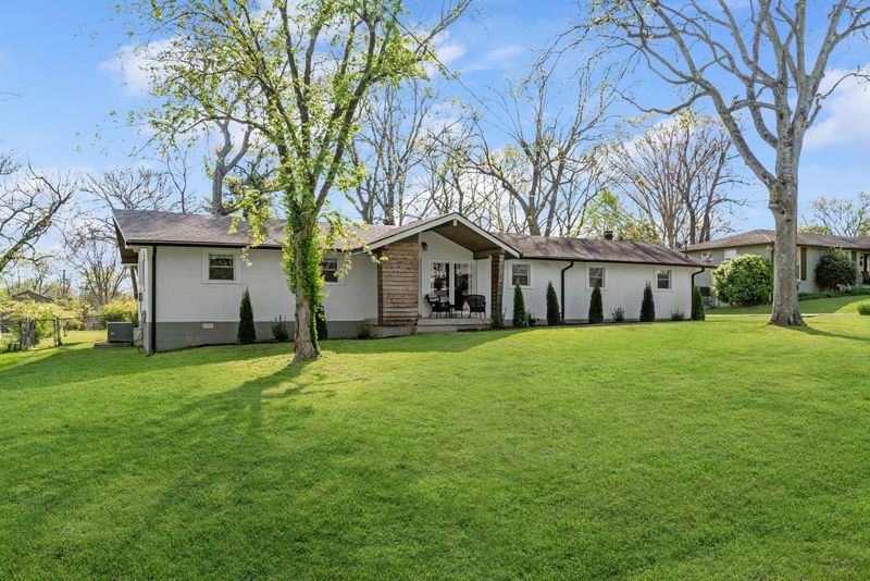 170 Lakeside Park Dr, Hendersonville, TN 37075