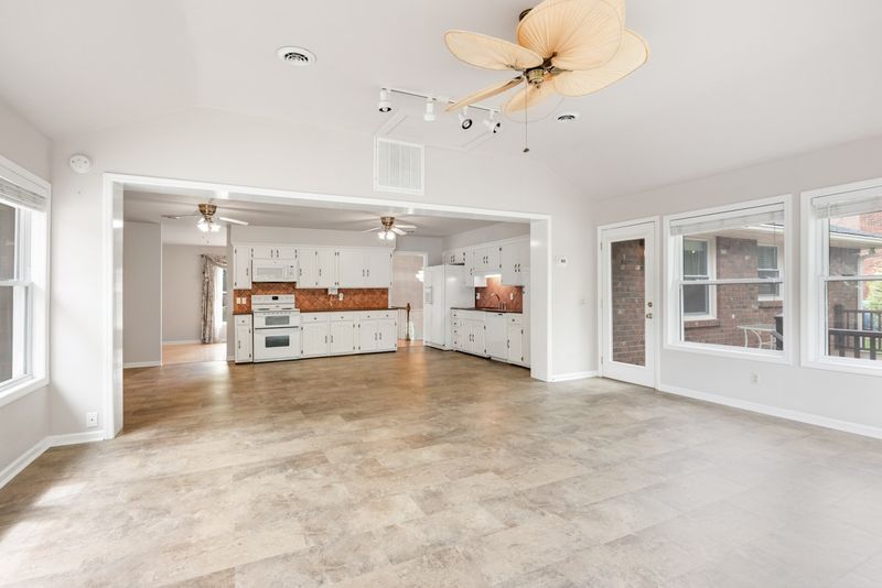 114 Airfloat Dr, Hendersonville, TN 37075