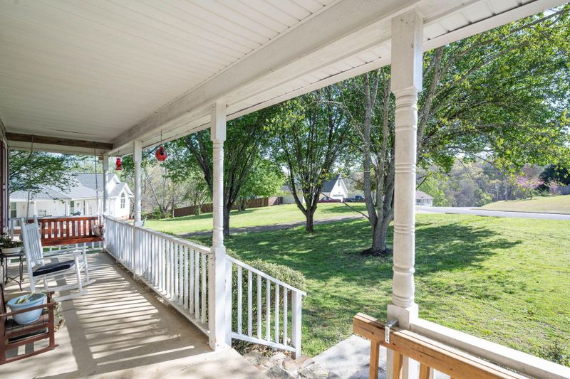843 Debbie Ln, Ringgold, GA 30736