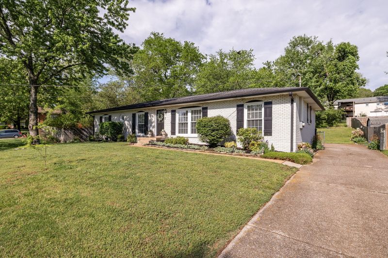 5104 Brucewood Dr, Nashville, TN 37211