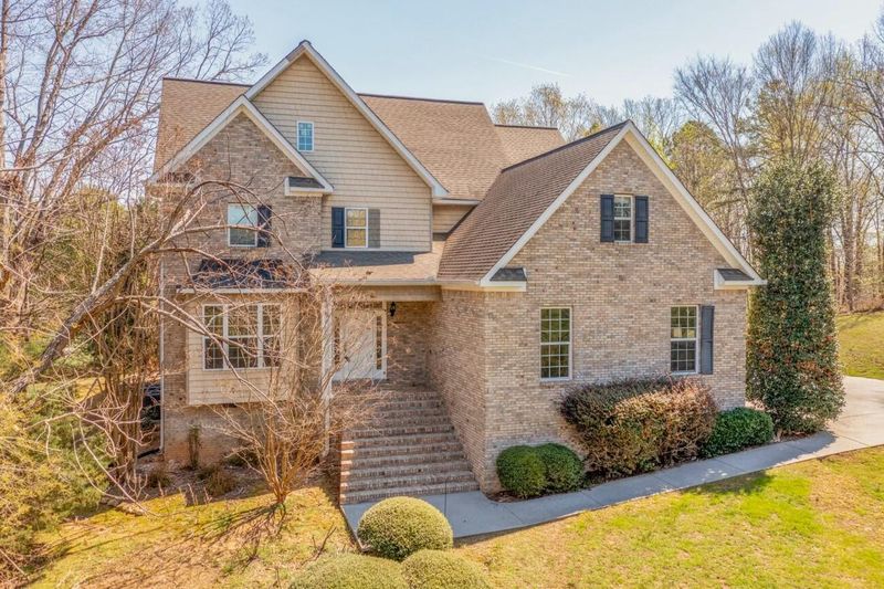 2141 Vinewood Dr, Dalton, GA 30720