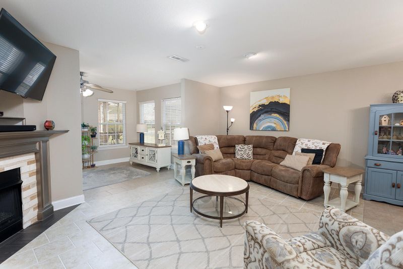 1903 Applebrook Dr, Rossville, GA 30741