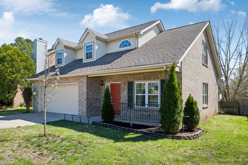 325 Roslyn Ct, Nashville, TN 37221