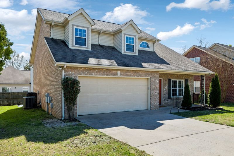 325 Roslyn Ct, Nashville, TN 37221