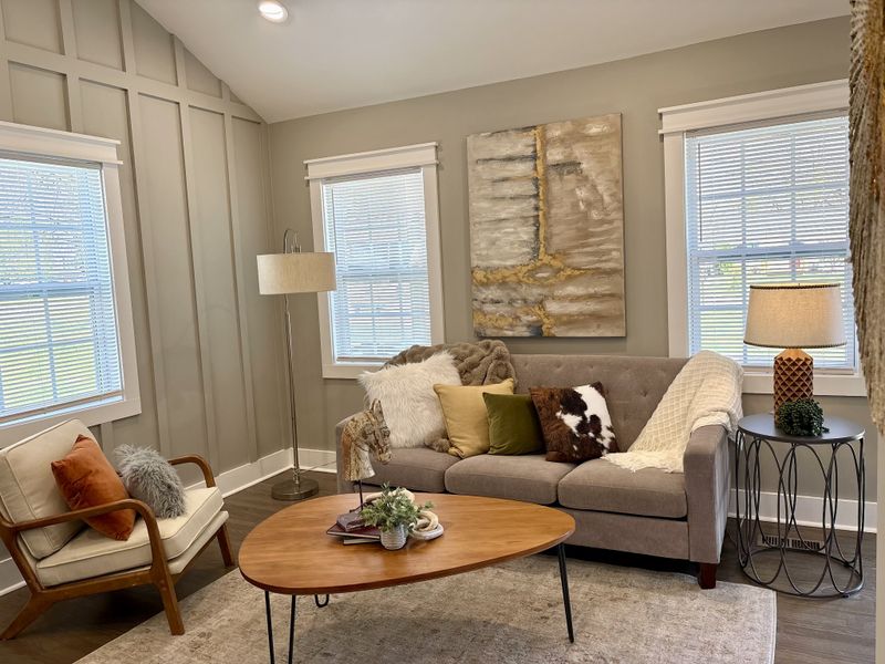 2831 Colonial Cir, Nashville, TN 37214