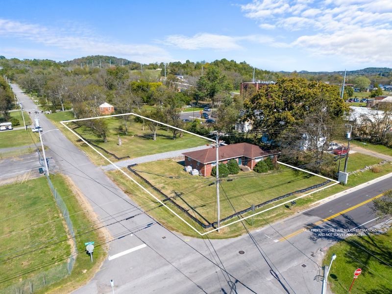3606 Fairview Dr, Nashville, TN 37218