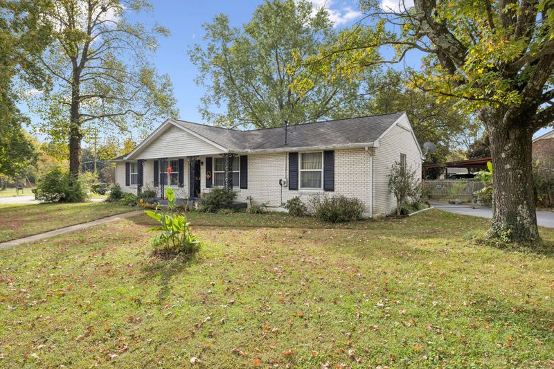 3831 Dewain Dr, Nashville, TN 37211