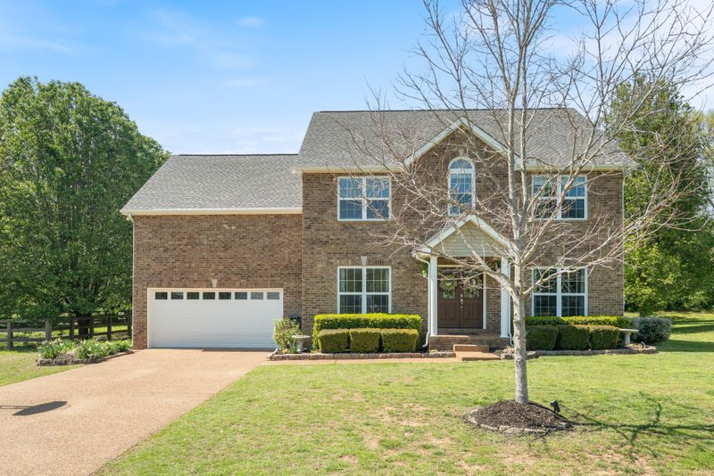 3304 Milton Ct, Thompsons Station, TN 37179